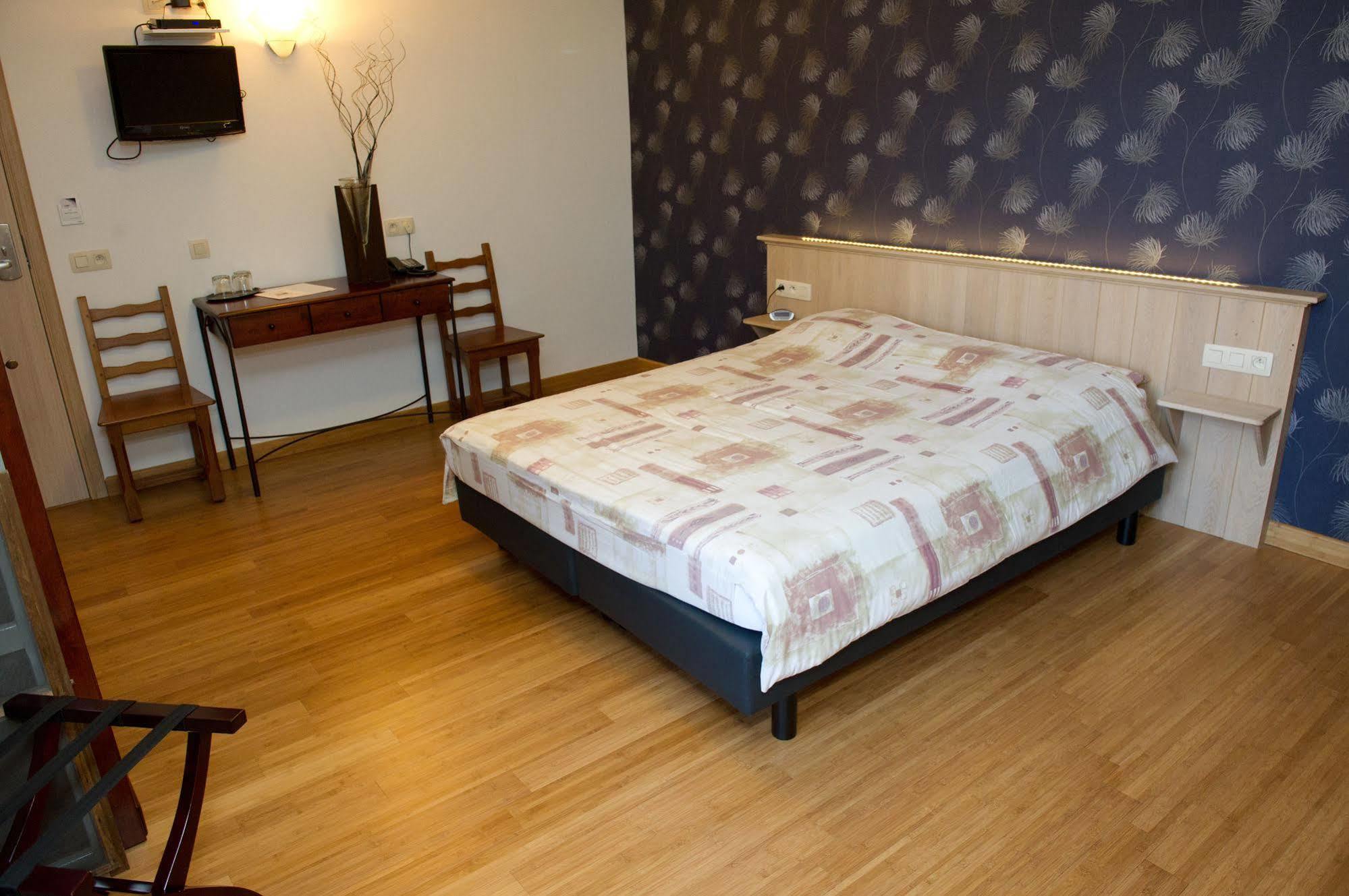 Orchimont Auberge Saint-Martin מראה חיצוני תמונה