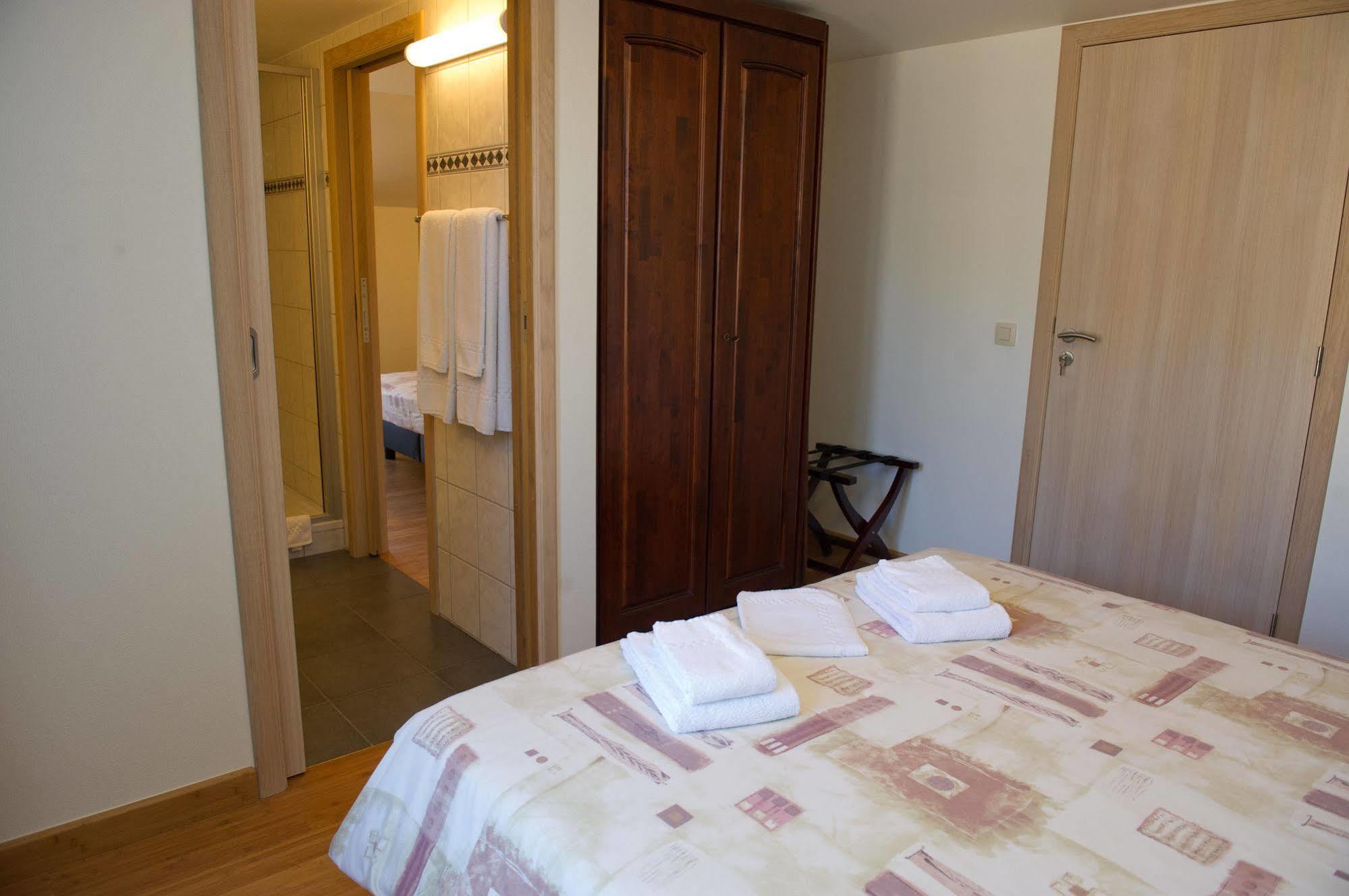 Orchimont Auberge Saint-Martin מראה חיצוני תמונה