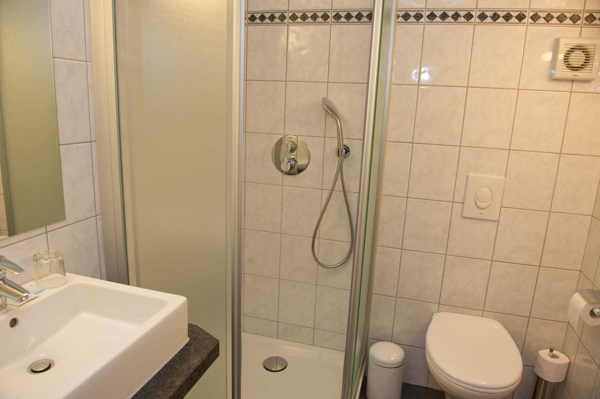 Orchimont Auberge Saint-Martin מראה חיצוני תמונה