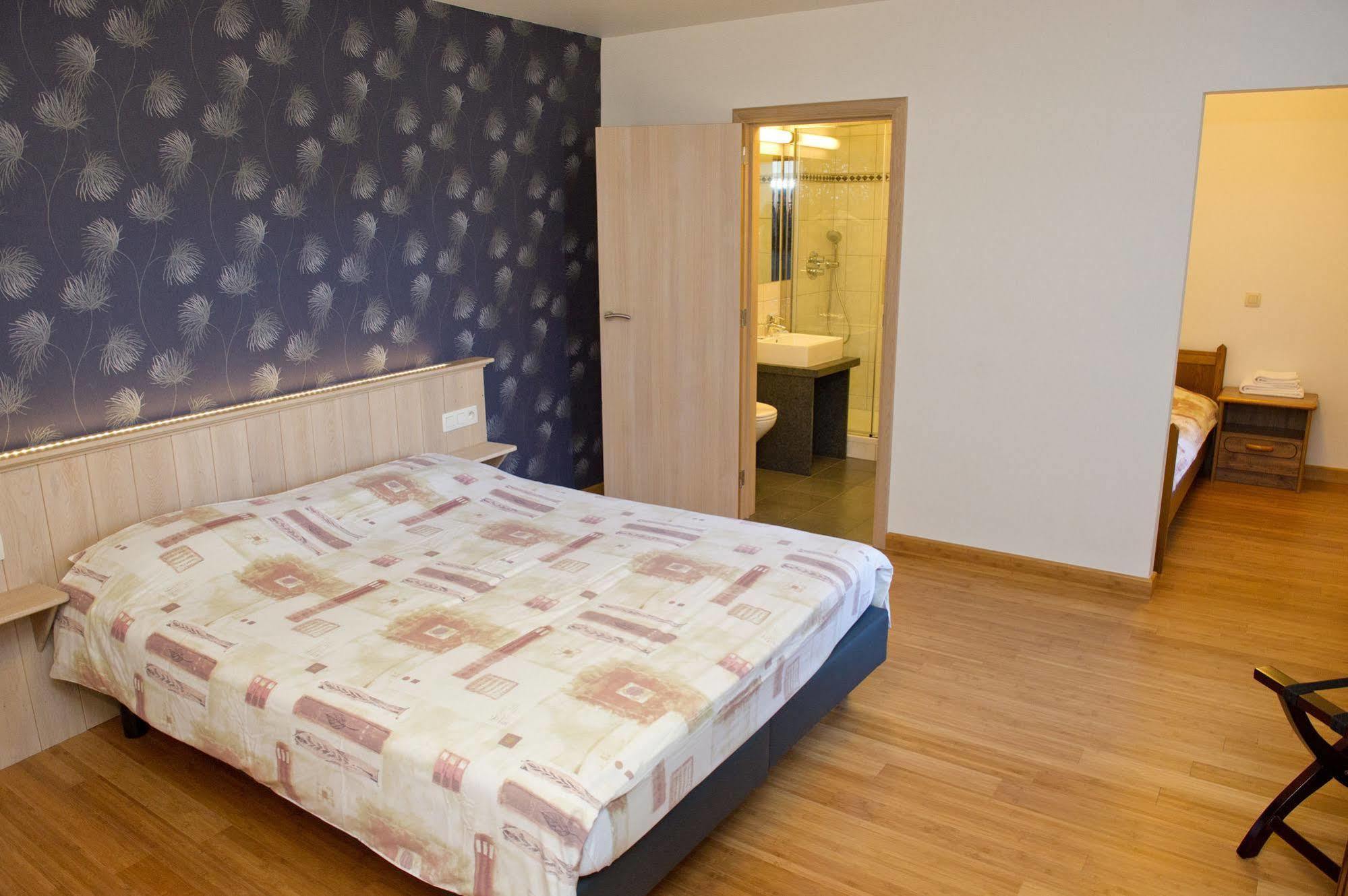 Orchimont Auberge Saint-Martin מראה חיצוני תמונה