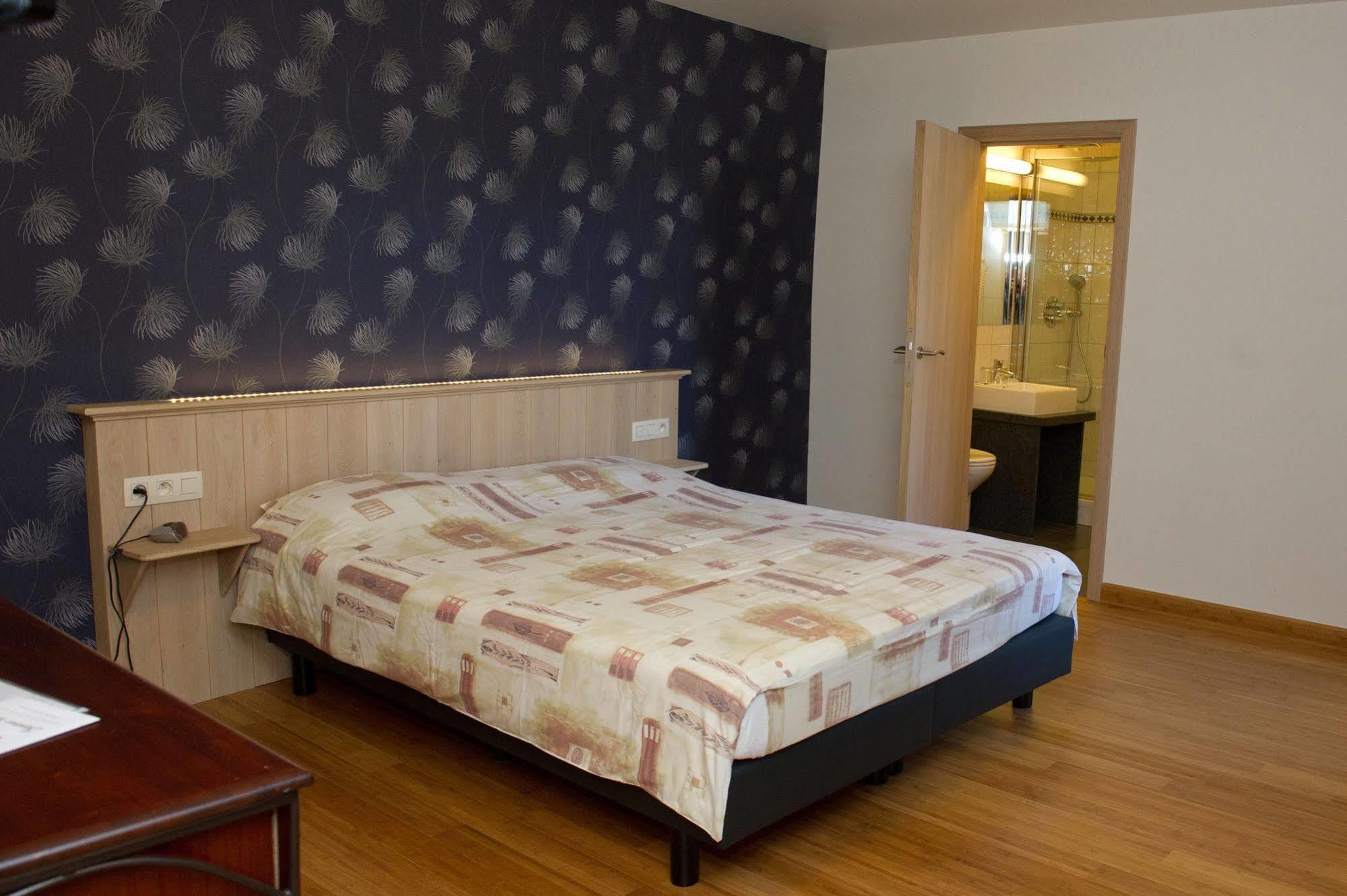 Orchimont Auberge Saint-Martin מראה חיצוני תמונה